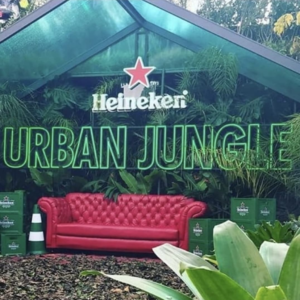 Produção de cenografia - Heineken Urban Jungle.Letreiros em neon com utilização de vidro alemão (1)